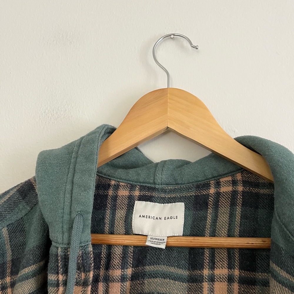 American Eagle Outfitters Green Boxy Button Down Shirt - Picture 5 of 6